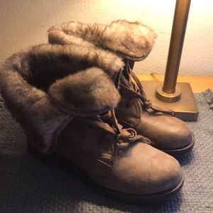 Size 8 fur ankle lace up boot - old navy brand
